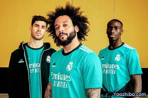 2021-22赛季皇家马德里第二客场球衣一览